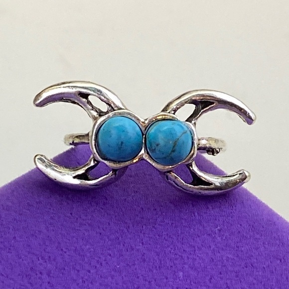 💛 Silver Faux Turquoise Ring - Picture 1 of 7